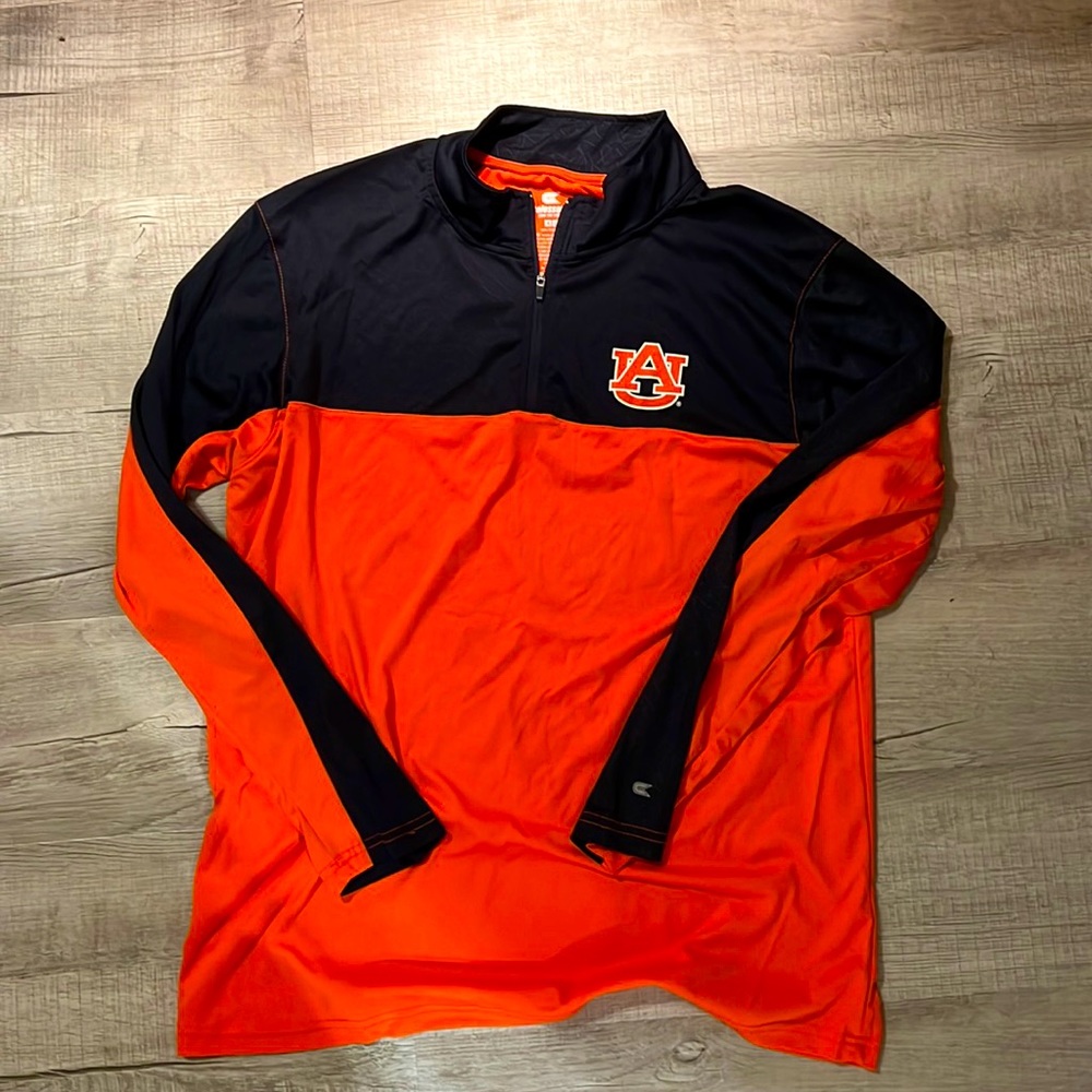 Auburn Colosseum 1/4 athletic material top.